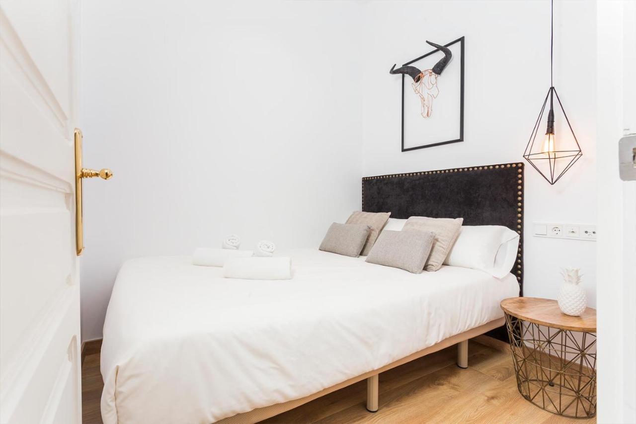 Cozy Apartment Close To Passeig De Gracia บาร์เซโลนา ภายนอก รูปภาพ