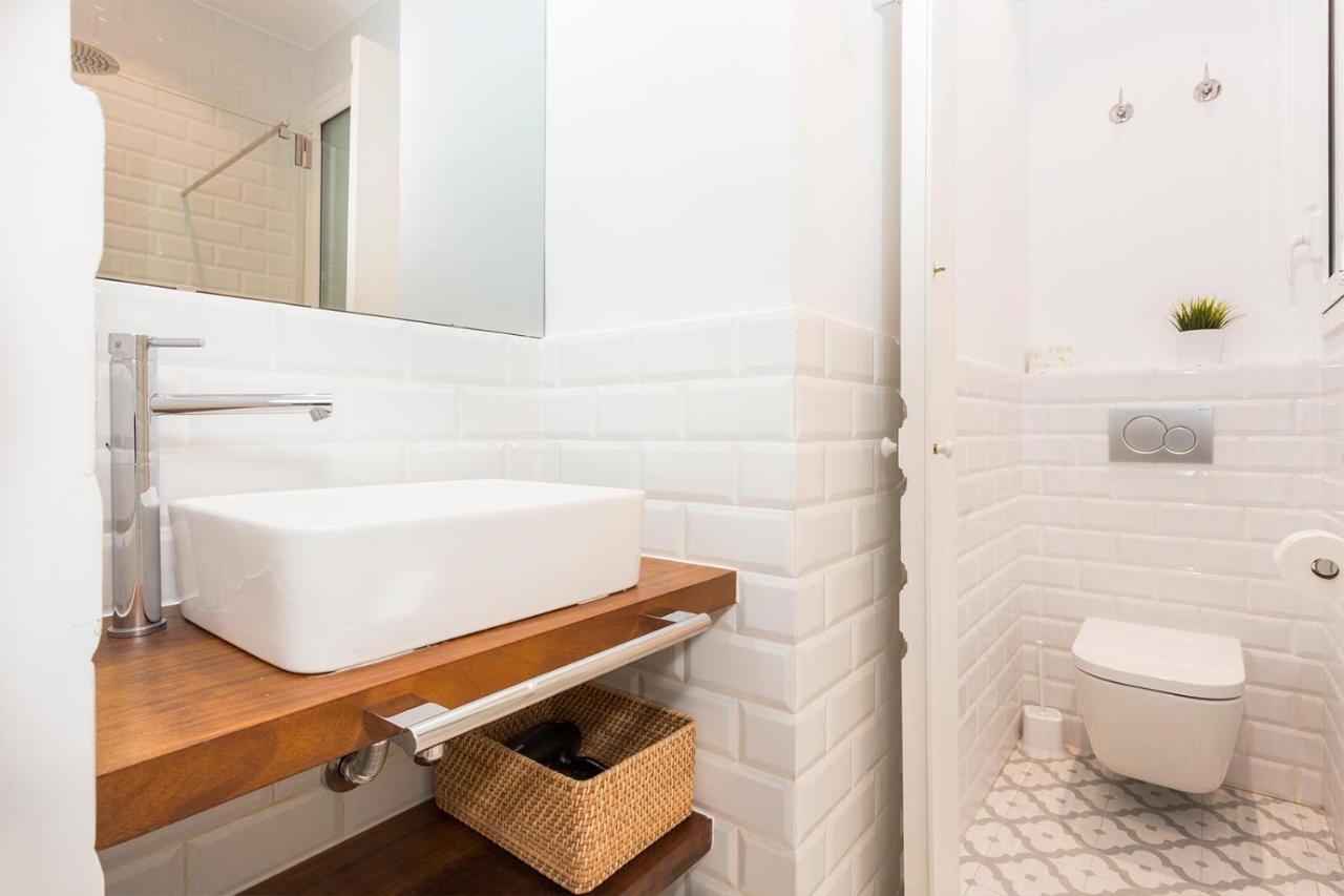 Cozy Apartment Close To Passeig De Gracia บาร์เซโลนา ภายนอก รูปภาพ